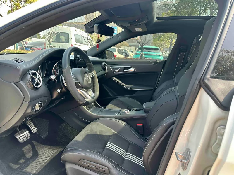 Mercedes-Benz CLA 2017 CLA 220 4MATIC Polar édition limitée extérieur photo 6
