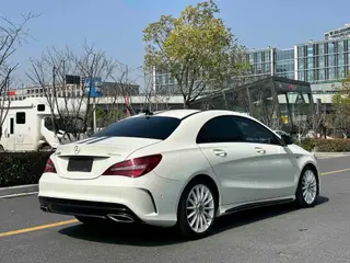 Mercedes-Benz CLA 2017 CLA 220 4MATIC Polar édition limitée intérieur photo 12
