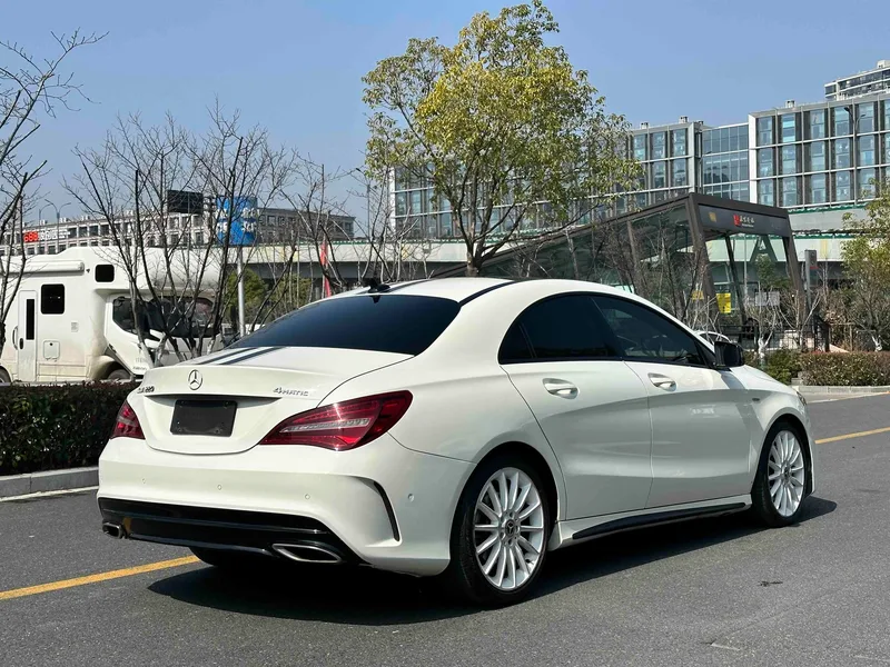 Mercedes-Benz CLA 2017 CLA 220 4MATIC Polar édition limitée intérieur photo 12