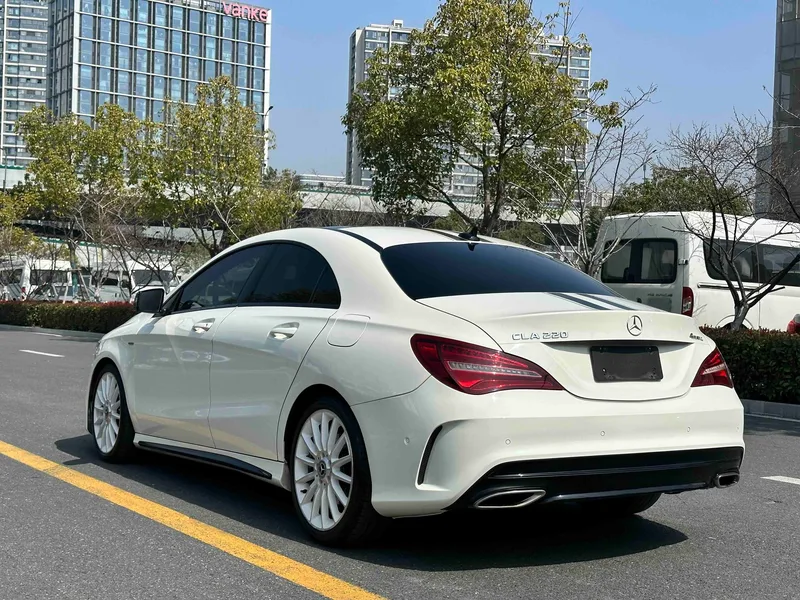 Mercedes-Benz CLA 2017 CLA 220 4MATIC Polar édition limitée intérieur photo 15