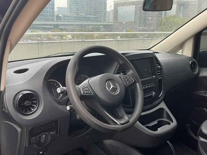 Mercedes-Benz Vito 2021 2.0T Elite Edition 7 seat interior photo 12