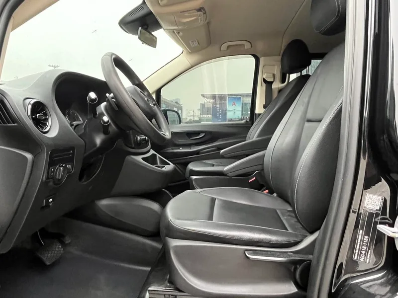 Mercedes-Benz Vito 2021 2.0T Elite Edition 7 seat interior photo 13