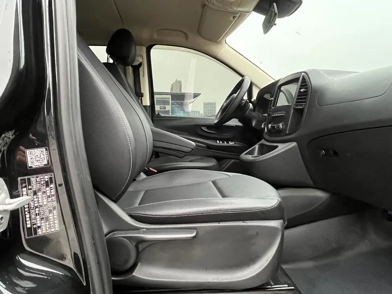 Mercedes-Benz Vito 2021 2.0T Elite Edition 7 seat interior photo 14