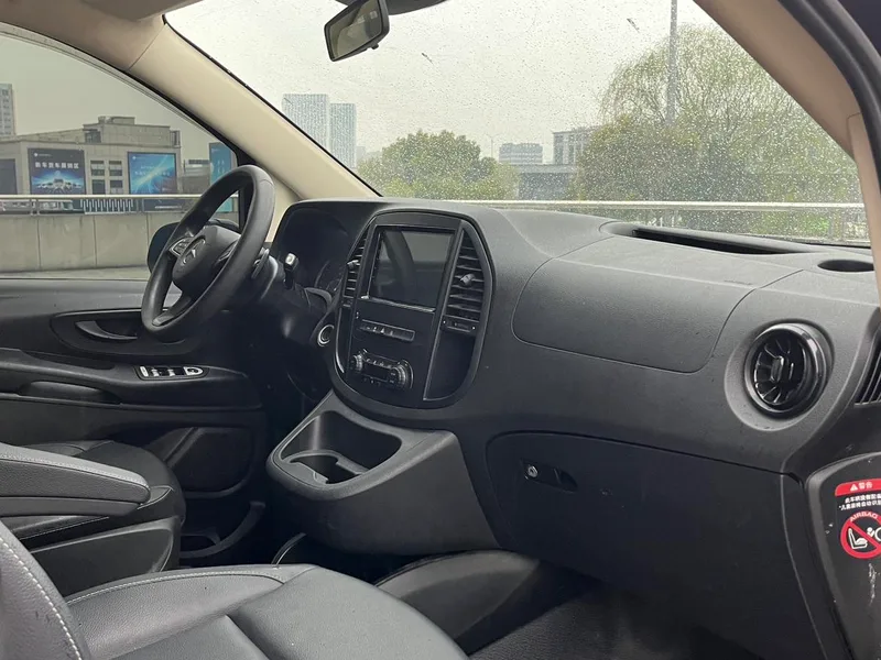 Mercedes-Benz Vito 2021 2.0T Elite Edition 7 seat interior photo 17