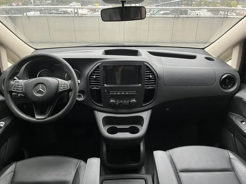 Mercedes-Benz Vito 2021 2.0T Elite Edition 7 seat interior photo 18