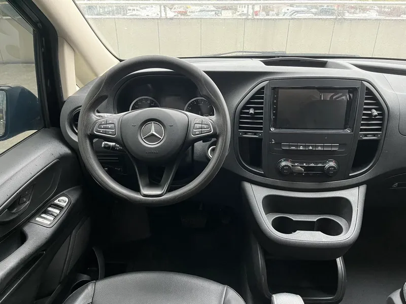 Mercedes-Benz Vito 2021 2.0T Elite Edition 7 seat interior photo 19