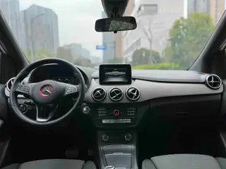 Mercedes-Benz B-Class 2017 B 180 interior photo 17