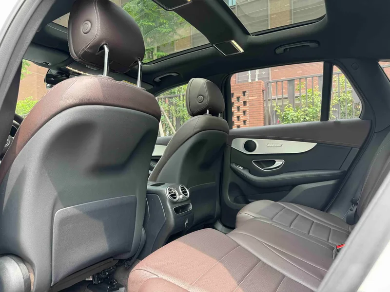 Mercedes-Benz GLC 2021 GLC 260 L 4MATIC Dinámico interior foto 9