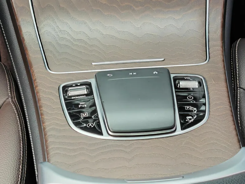 Mercedes-Benz GLC 2020 Mise à jour GLC 260 L 4MATIC Type de luxe intérieur photo 16