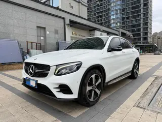 Mercedes-Benz GLC Coupe 2018 GLC 200 4MATIC coupe SUV exterior photo 1