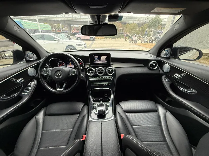 Mercedes-Benz GLC Coupe 2018 GLC 200 4MATIC coupe SUV exterior photo 7