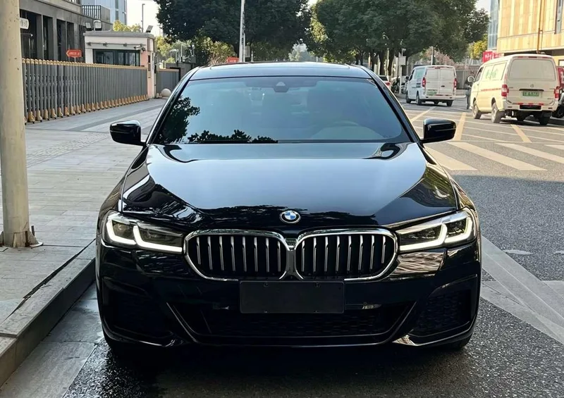 BMW 5 Series 2022 Restyling 530Li Leading Type M Sports suit exterior photo 2