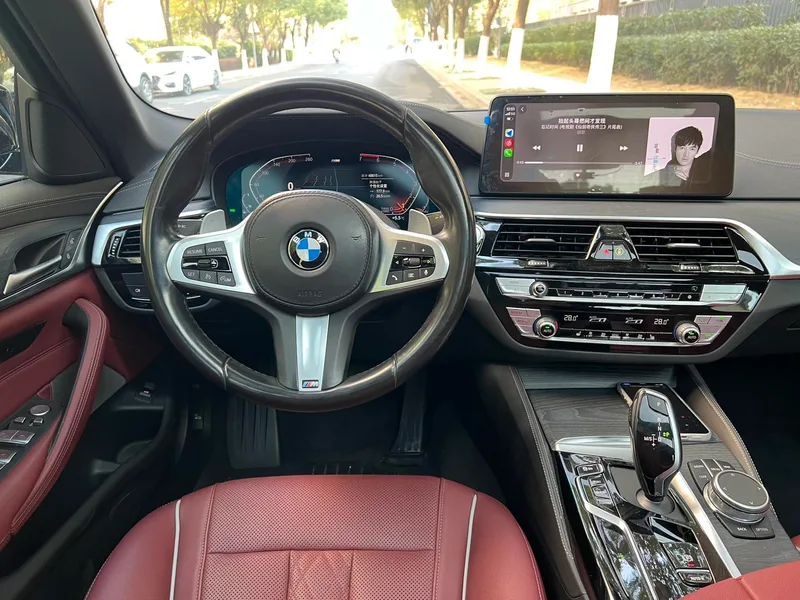 BMW 5 Series 2022 Restyling 530Li Leading Type M Sports suit interior photo 15