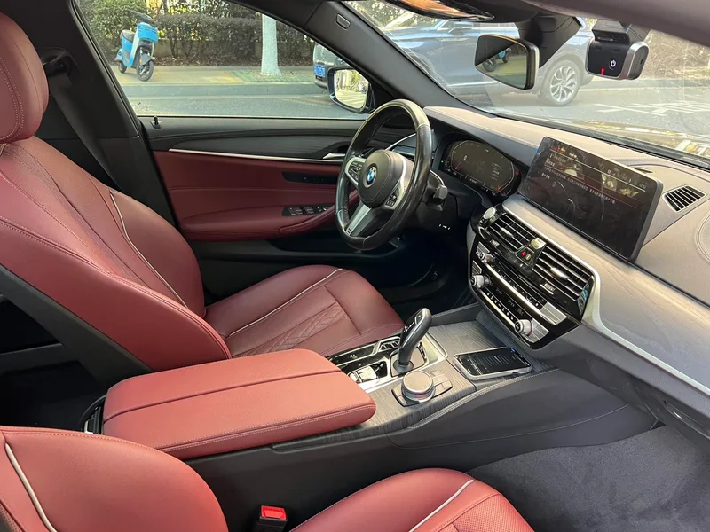 BMW 5 Series 2022 Restyling 530Li Leading Type M Sports suit interior photo 20