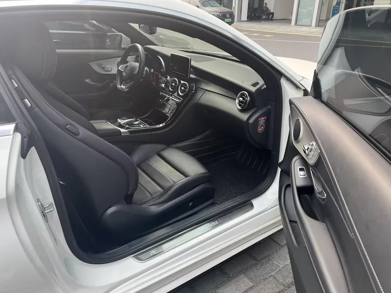 Mercedes-Benz C-Class 2016 C 200 Купе версия интерьер фото 6