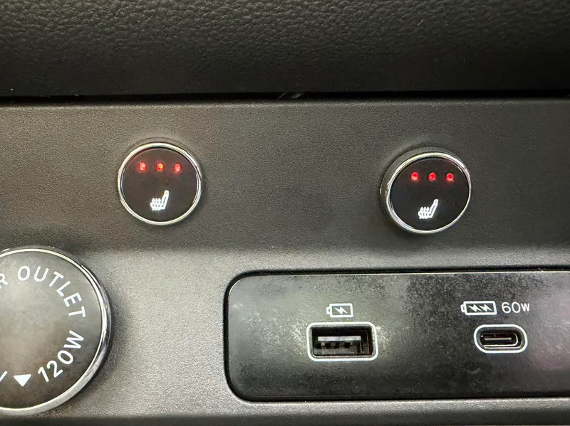 Jetour Dasheng 2023 1.5T DCT Estrellas PRO interior foto 15