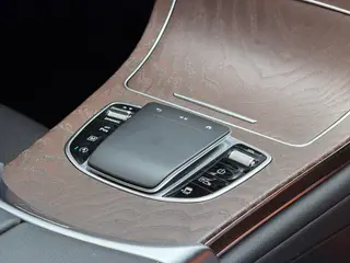 Mercedes-Benz GLC 2022 Reforma GLC 300 L 4MATIC Edición tibetana dinámica interior foto 14