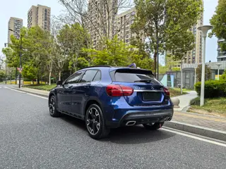 Mercedes-Benz GLA 2018 GLA 220 4MATIC Sporty exterior photo 6