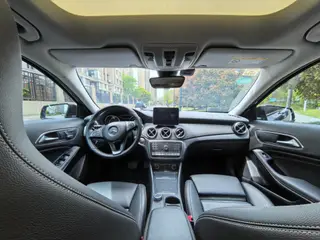 Mercedes-Benz GLA 2018 GLA 220 4MATIC Sporty interior photo 11