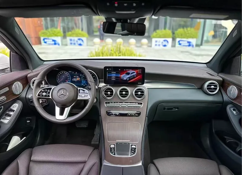 Mercedes-Benz GLC 2020 GLC 300 L 4MATIC Dynamic interior photo 7