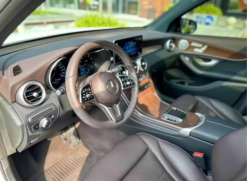 Mercedes-Benz GLC 2020 GLC 300 L 4MATIC Dynamic interior photo 8