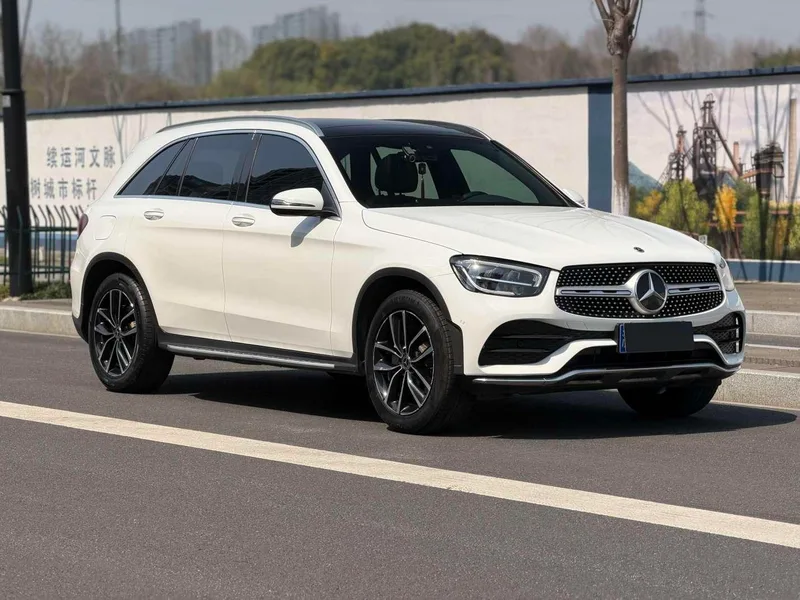 Mercedes-Benz GLC 2021 GLC 260 L 4MATIC De lujo exterior foto 3