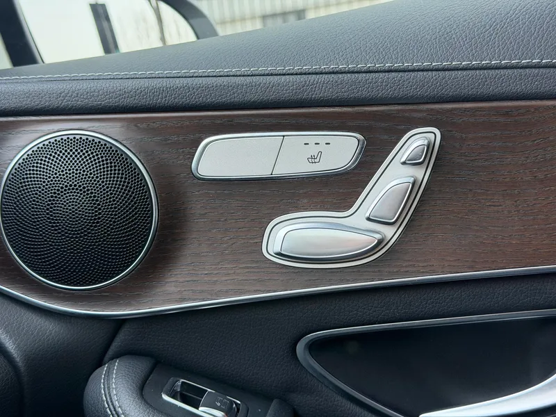 Mercedes-Benz GLC 2021 GLC 260 L 4MATIC De lujo interior foto 18