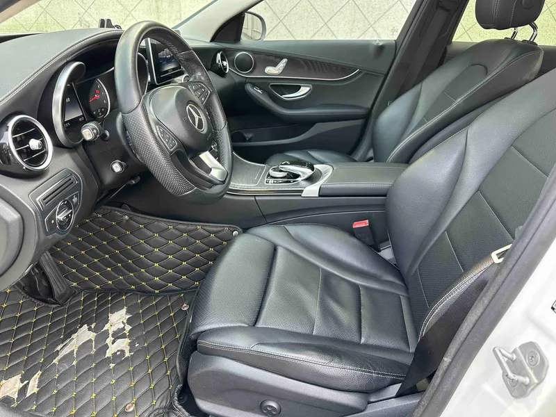 Mercedes-Benz C-Class 2015 Restyling C 180 L Sporty interior photo 10