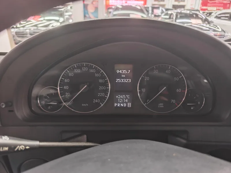 Mercedes-Benz G-Class 2010 G 500 interior photo 10