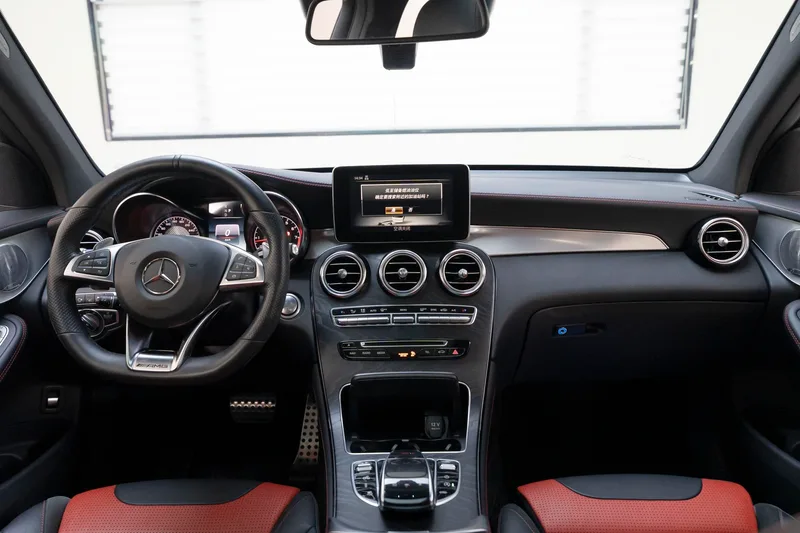 Mercedes-Benz GLC AMG 2018 AMG GLC 63 4MATIC exterior foto 8