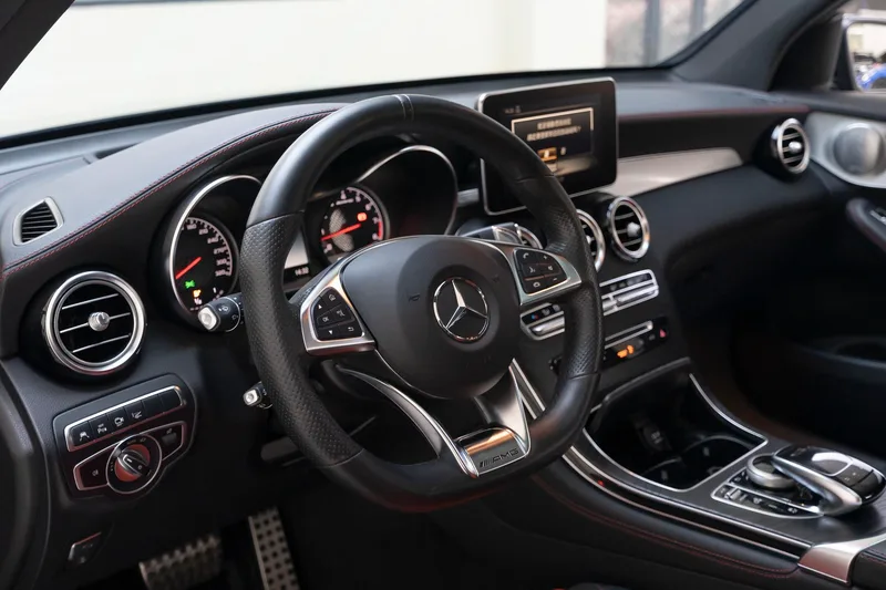 Mercedes-Benz GLC AMG 2018 AMG GLC 63 4MATIC interior foto 10