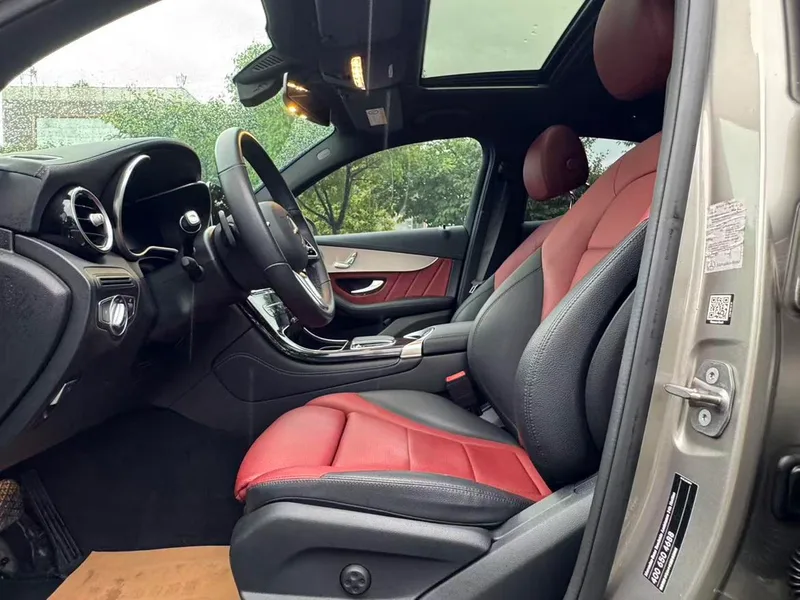 Mercedes-Benz GLC Coupe 2020 GLC 260 4MATIC Coupé SUV intérieur photo 12