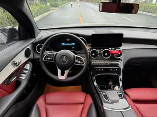 Mercedes-Benz GLC Coupe 2020 GLC 260 4MATIC Coupé SUV intérieur photo 18