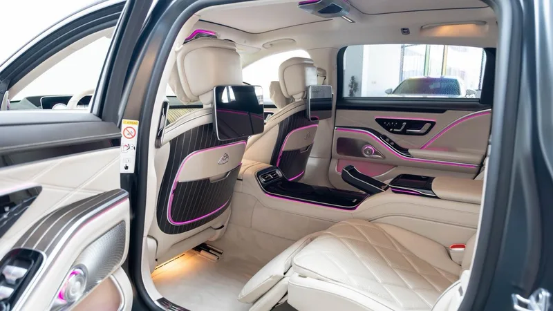 Mercedes-Benz Mercedes-Maybach S-Class 2023 S 680 4MATIC Haute Voiture Alto límite interior foto 15