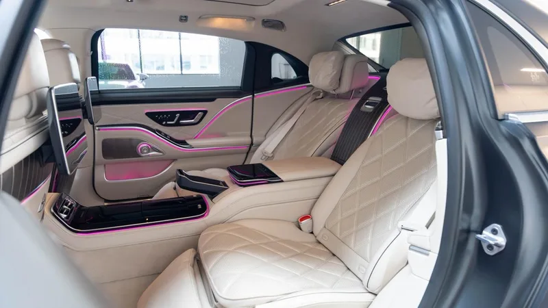 Mercedes-Benz Mercedes-Maybach S-Class 2023 S 680 4MATIC Haute Voiture Alto límite interior foto 17