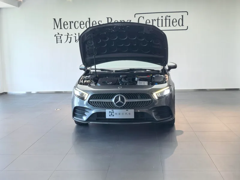 Mercedes-Benz A-Class 2021 A 200 L Edición de moda de coche deportivo exterior foto 3
