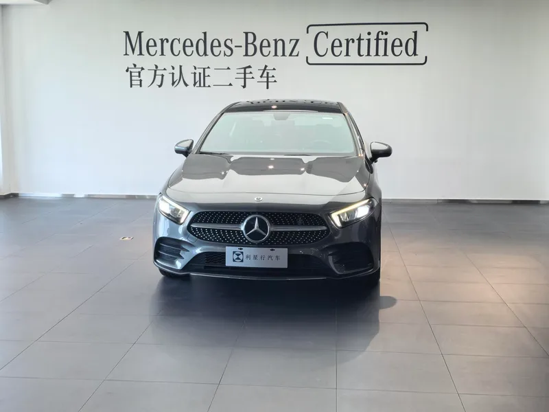 Mercedes-Benz A-Class 2021 A 200 L Edición de moda de coche deportivo exterior foto 4