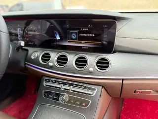 Mercedes-Benz E-Class 2020 Reforma E 300 L Estilo de moda interior foto 14