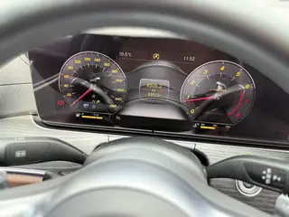 Mercedes-Benz E-Class 2020 Reforma E 300 L Estilo de moda interior foto 17