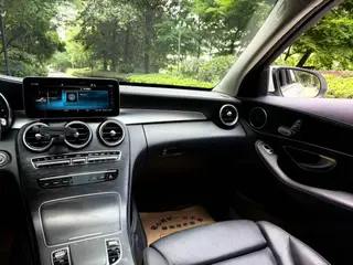 Mercedes-Benz C-Class 2019 C 180 L Mode version sport intérieur photo 11