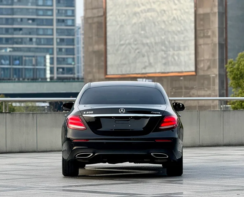 Mercedes-Benz E-Class 2017 E 200 Deporte 4MATIC exterior foto 4