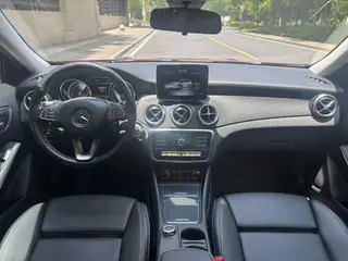 Mercedes-Benz GLA 2018 GLA 200 Type dynamique intérieur photo 8