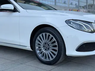 Mercedes-Benz E-Class 2020 E 300 L Люксовый экстерьер фото 4
