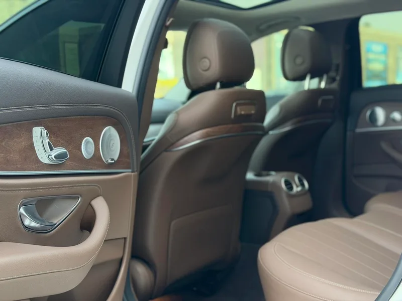 Mercedes-Benz E-Class 2020 E 300 L Люксовый интерьер фото 11