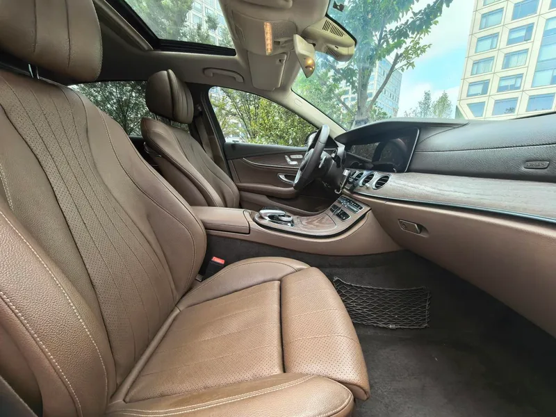 Mercedes-Benz E-Class 2018 Restyling E 200 L interior photo 7