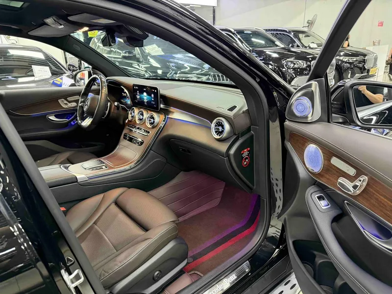 Mercedes-Benz GLC 2020 GLC 300 L 4MATIC Type de luxe intérieur photo 9