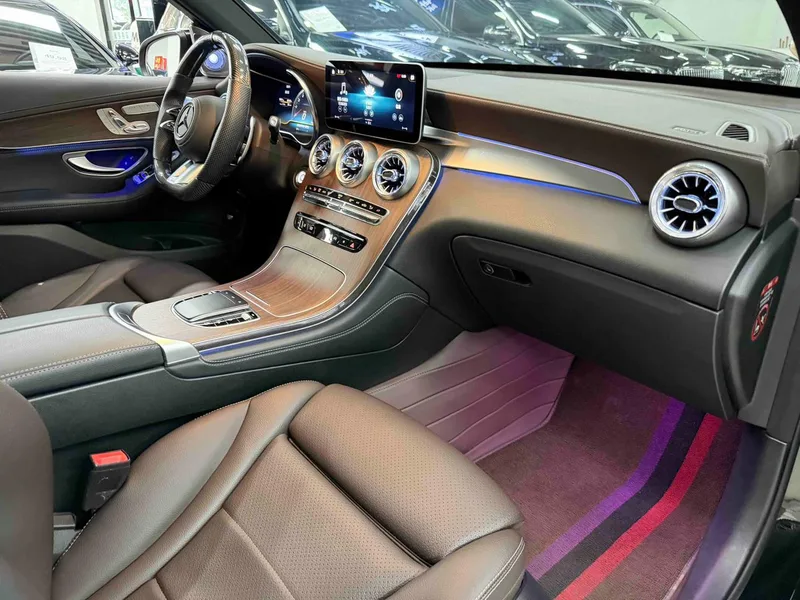 Mercedes-Benz GLC 2020 GLC 300 L 4MATIC Type de luxe intérieur photo 10