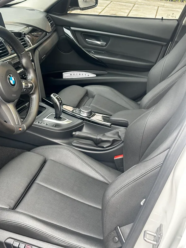 BMW 3 Series 2019 320Li M Luxury Set interior photo 11