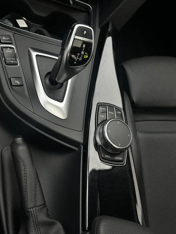 BMW 3 Series 2019 320Li M Luxury Set interior photo 14