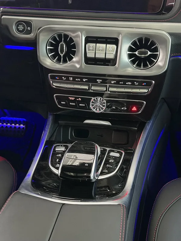 Mercedes-Benz Mercedes-AMG G-Class 2022 AMG G 63 interior photo 9